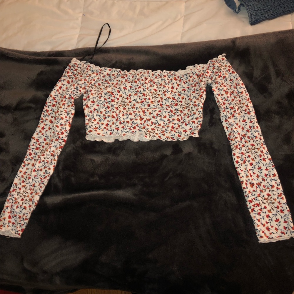 Forever 21 Off-the shoulder longsleeve crop